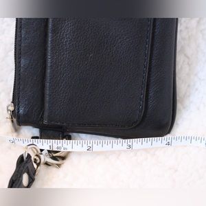 Danier wristlet